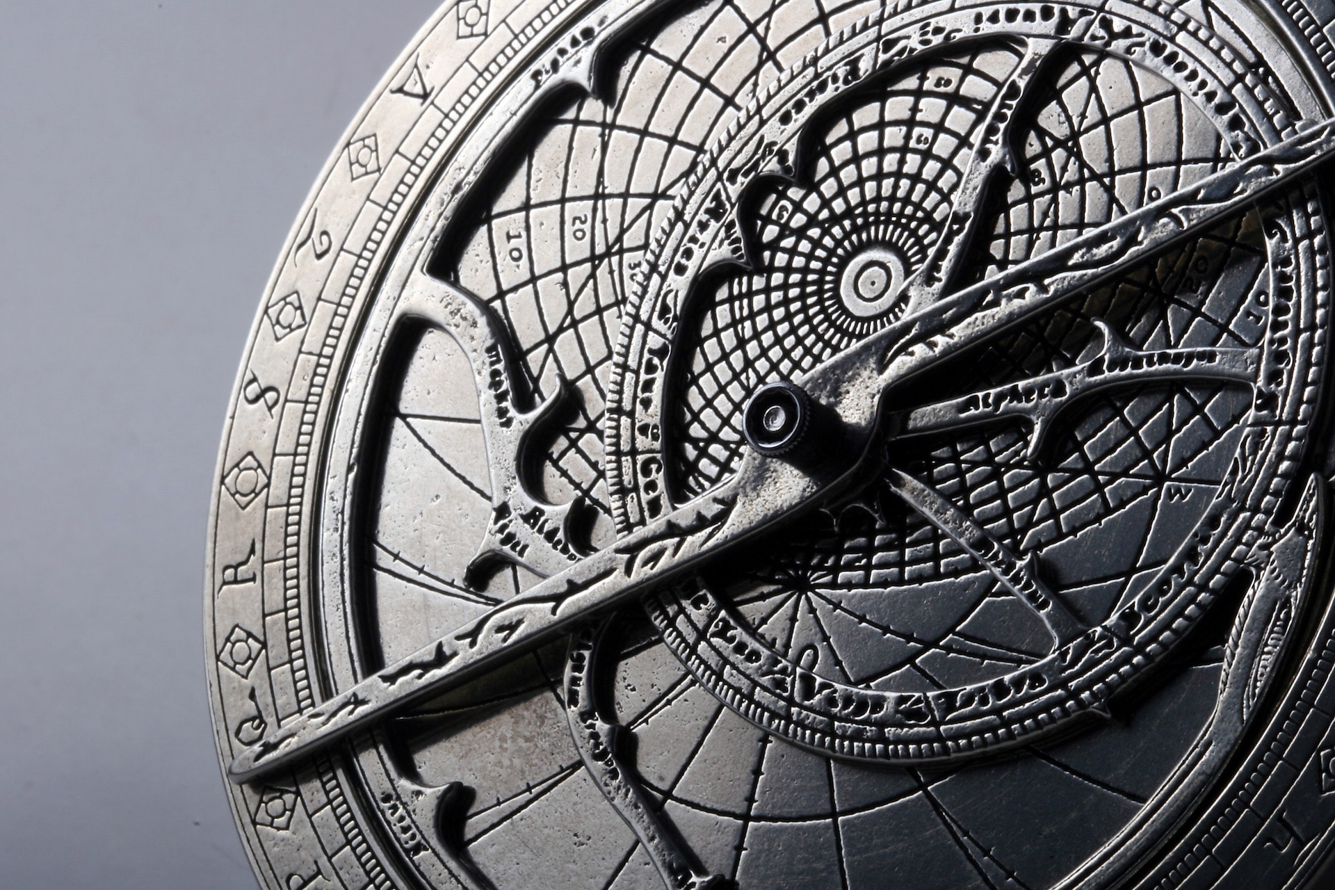 Astrolabe by Eric Jusino on Flick - https://www.flickr.com/photos/mangpages/2055173873